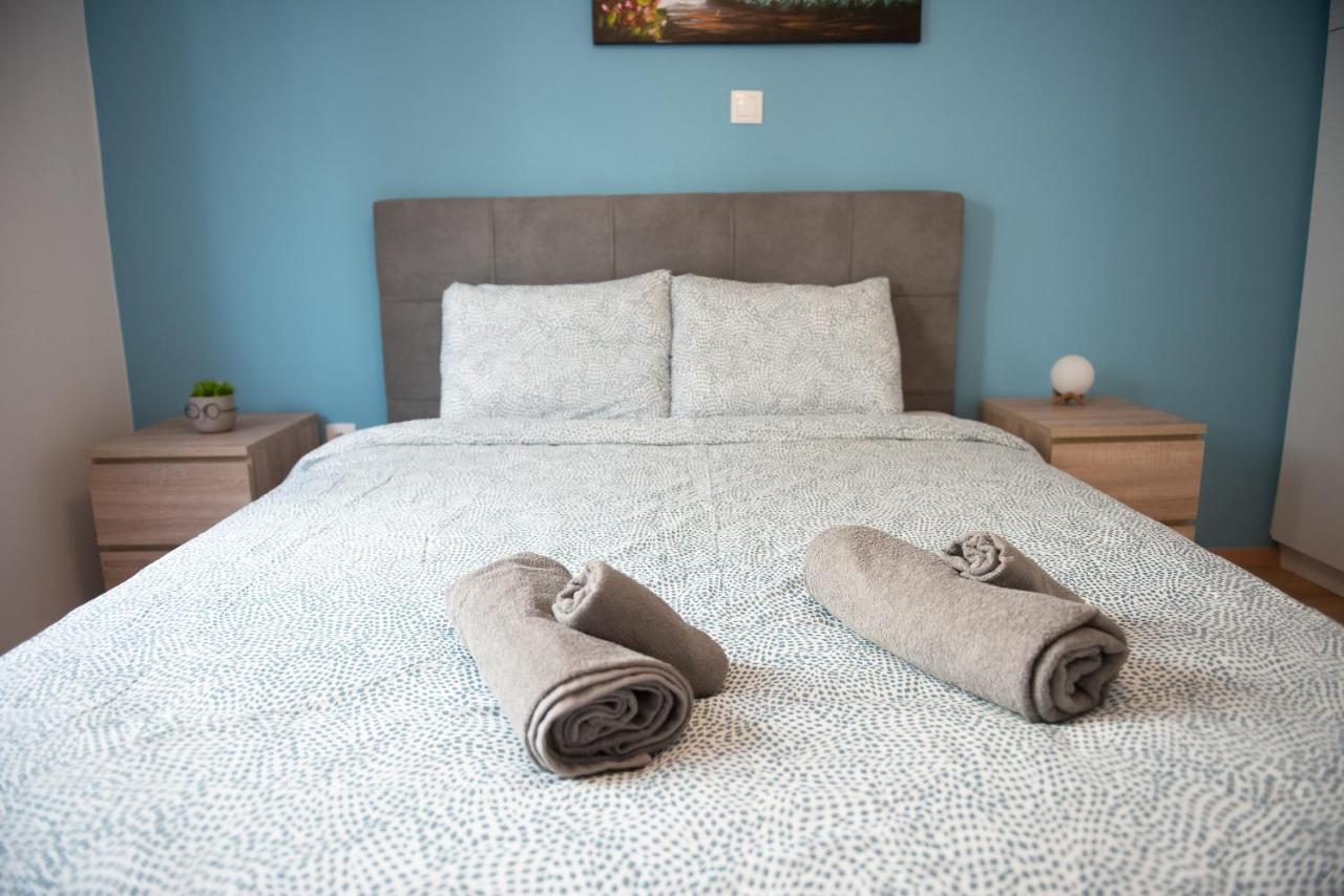 Newly Renovated Flat 500M From Subway Station Apartment Атина Екстериор снимка
