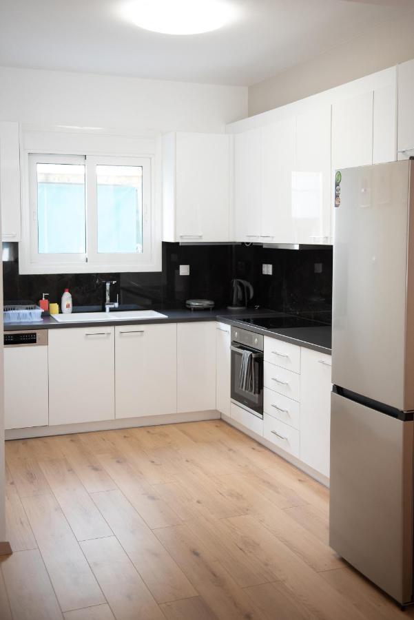 Newly Renovated Flat 500M From Subway Station Apartment Атина Екстериор снимка
